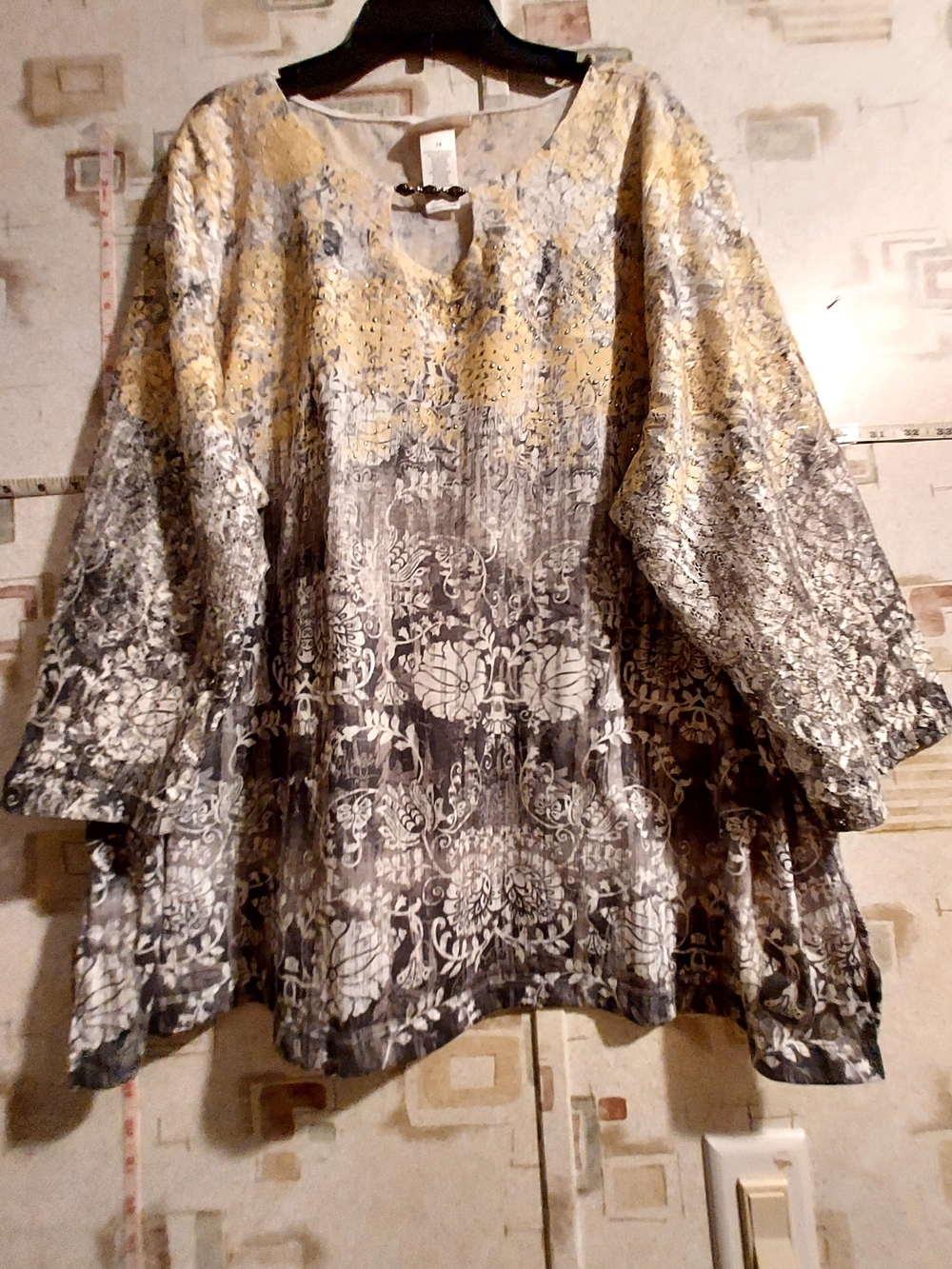Alfred Dunner Yellow & Gray Ombre Floral Scoop Neck Tunic